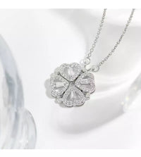 Aria Luxe Blooming Clover Pendant